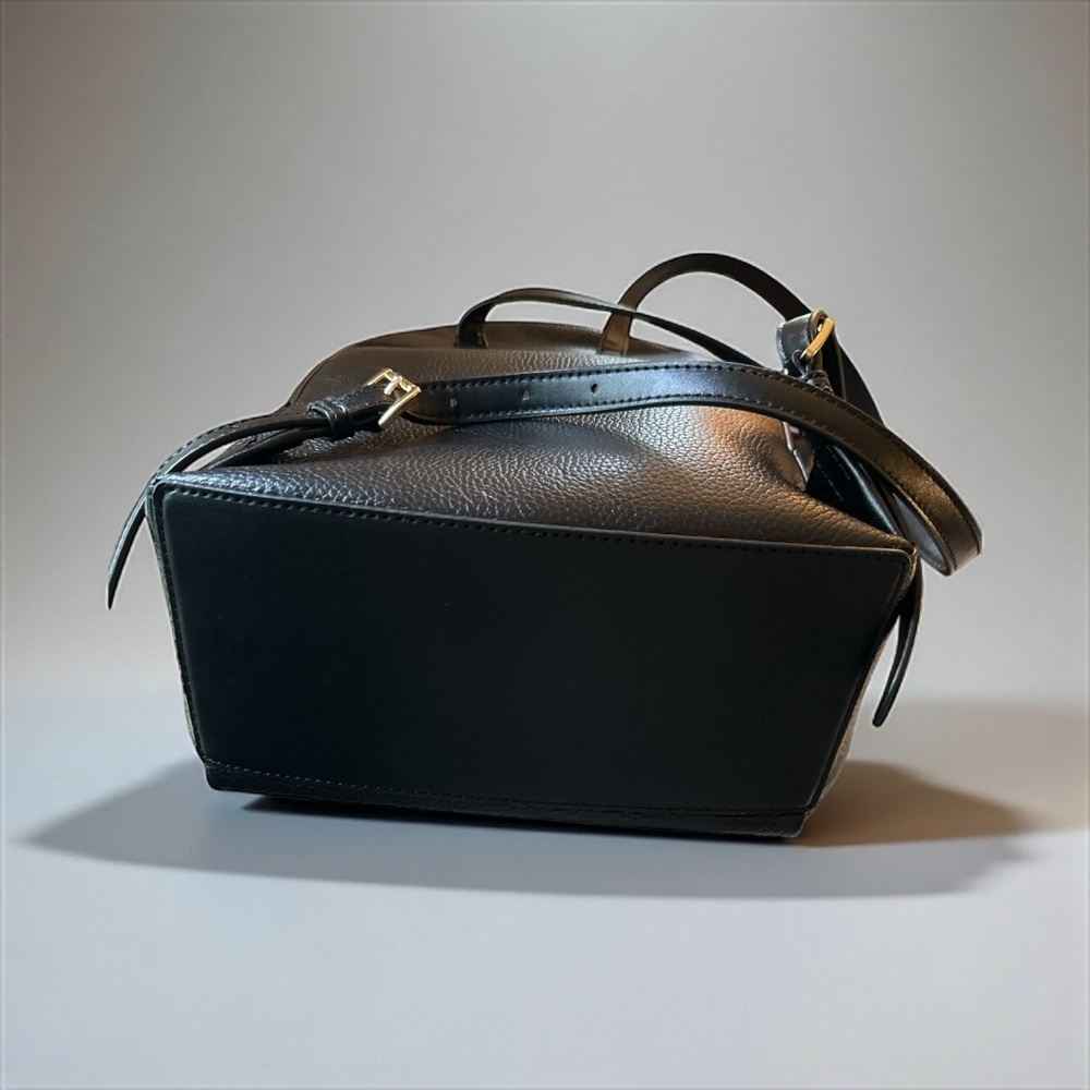 Michael Kors Pebbled Leather Backpack Black Gold Hardware EUC - Picture 8 of 9